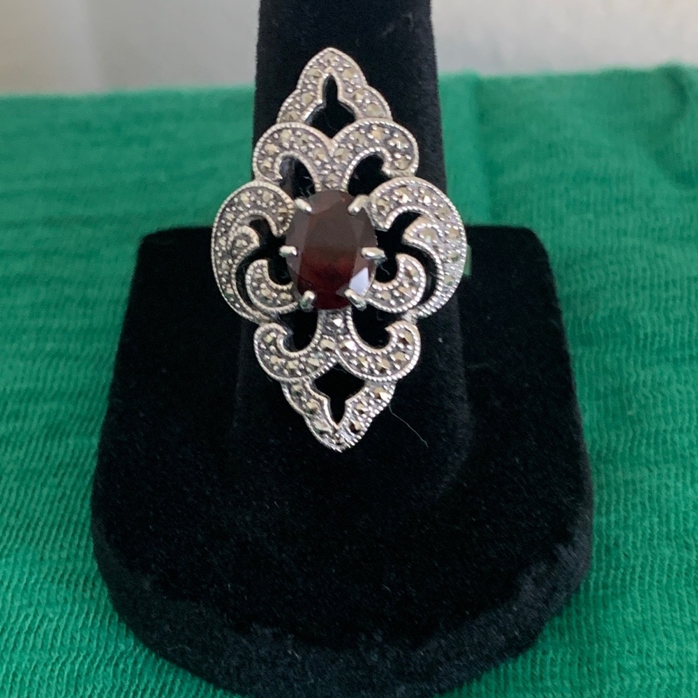 Elegant 925  Silver Red Gemstone Dress / Cocktail Ring.